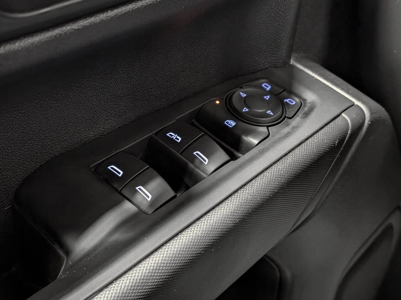 CHEVROLET Silverado 1500 4WD Crew Cab Custom Trail Boss V8 5.3L 6 Places 2023 Noir Sherbrooke - photo #15