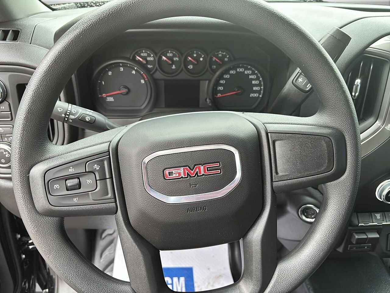 GMC Sierra 3500HD Pro cabine double 4RM 162 po 2026 NOIR ONYX Saint-Hyacinthe - photo #10