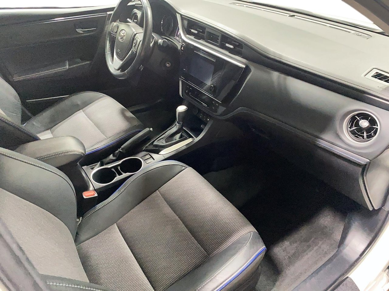Toyota Corolla 2018 blanc Baie-Comeau - photo #21