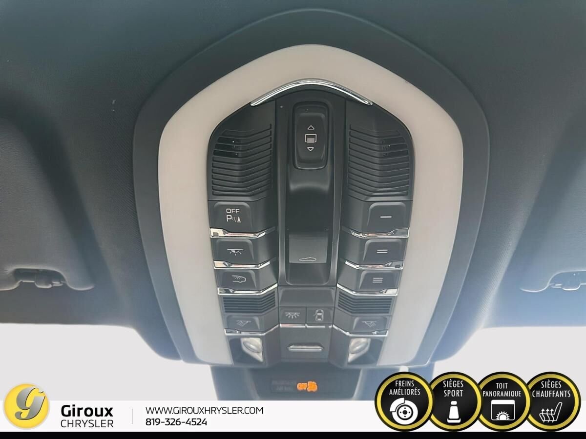 2017 Porsche Macan Grey Sainte-Agathe-des-Monts - photo #19