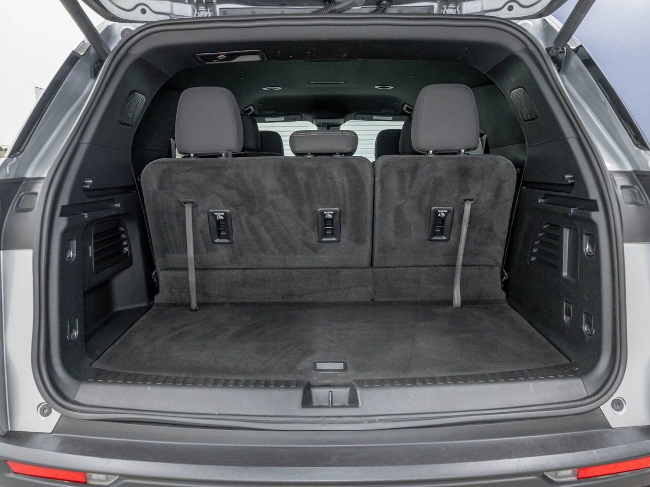 Chevrolet Traverse LT SPORT AWD 7 PLACES *CAM 360* GR REMORQ *CARPLAY 2024 Gris Saint-Jérôme - photo #29
