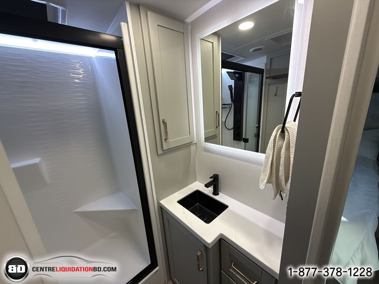 2025 BRINKLEY Z295 | ACCOMODATION White Granby - photo #20