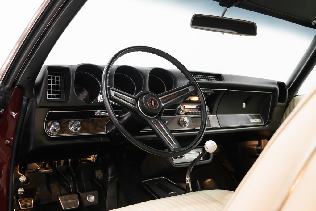 Oldsmobile 442 1969 Rouge Montréal - photo #14