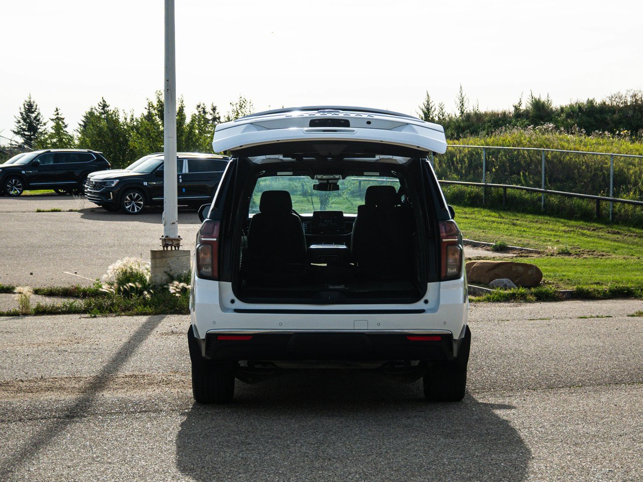 2023 Chevrolet Suburban 4WD 4dr LS White Sherwood Park - photo #15
