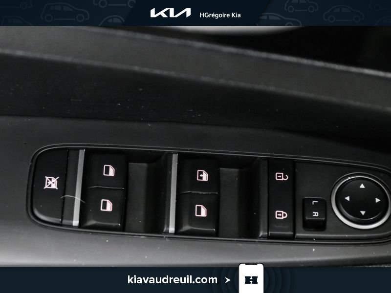 2023 Kia Forte Grey Laval - photo #10