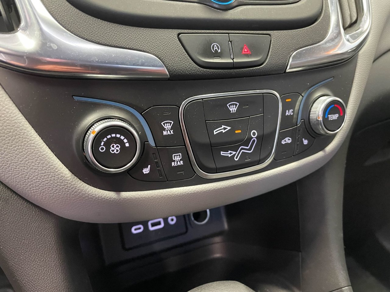 Chevrolet Equinox LT AWD *SIÈGES CHAUFF* CARPLAY BLUETOOTH *BAS KM* 2022 Blanc Saint-Jérôme - photo #11