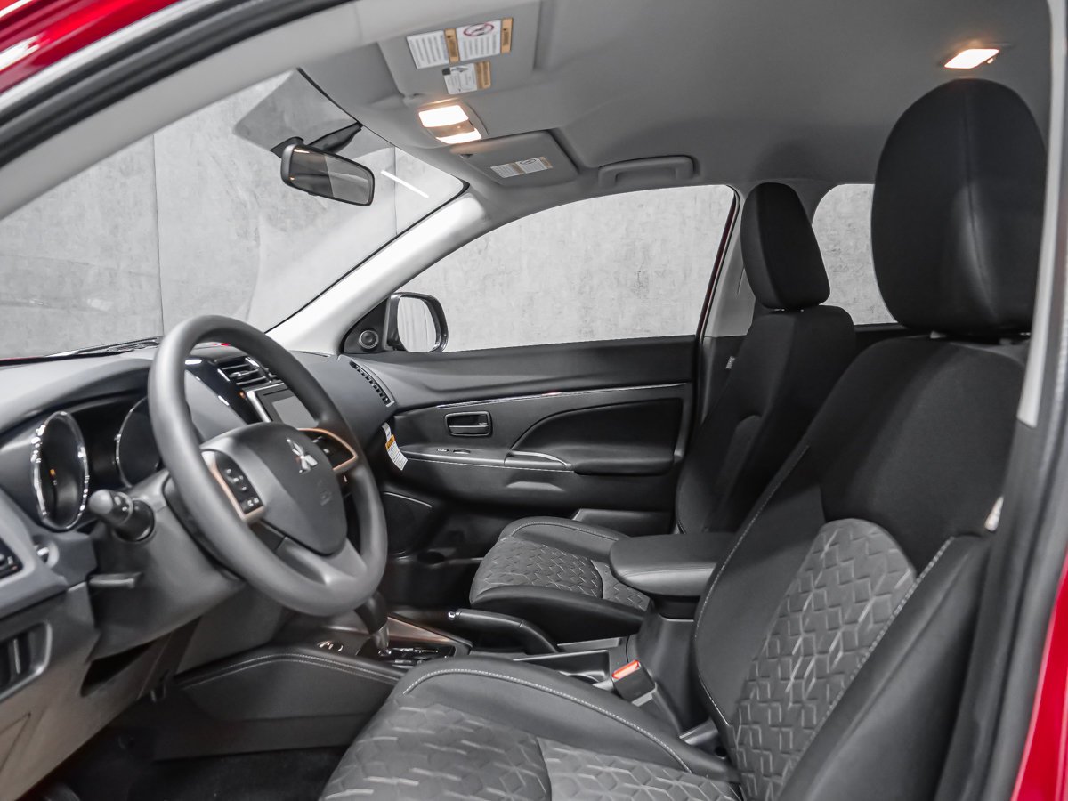 2027 Mitsubishi RVR ES Red Diamond Montreal - photo #10