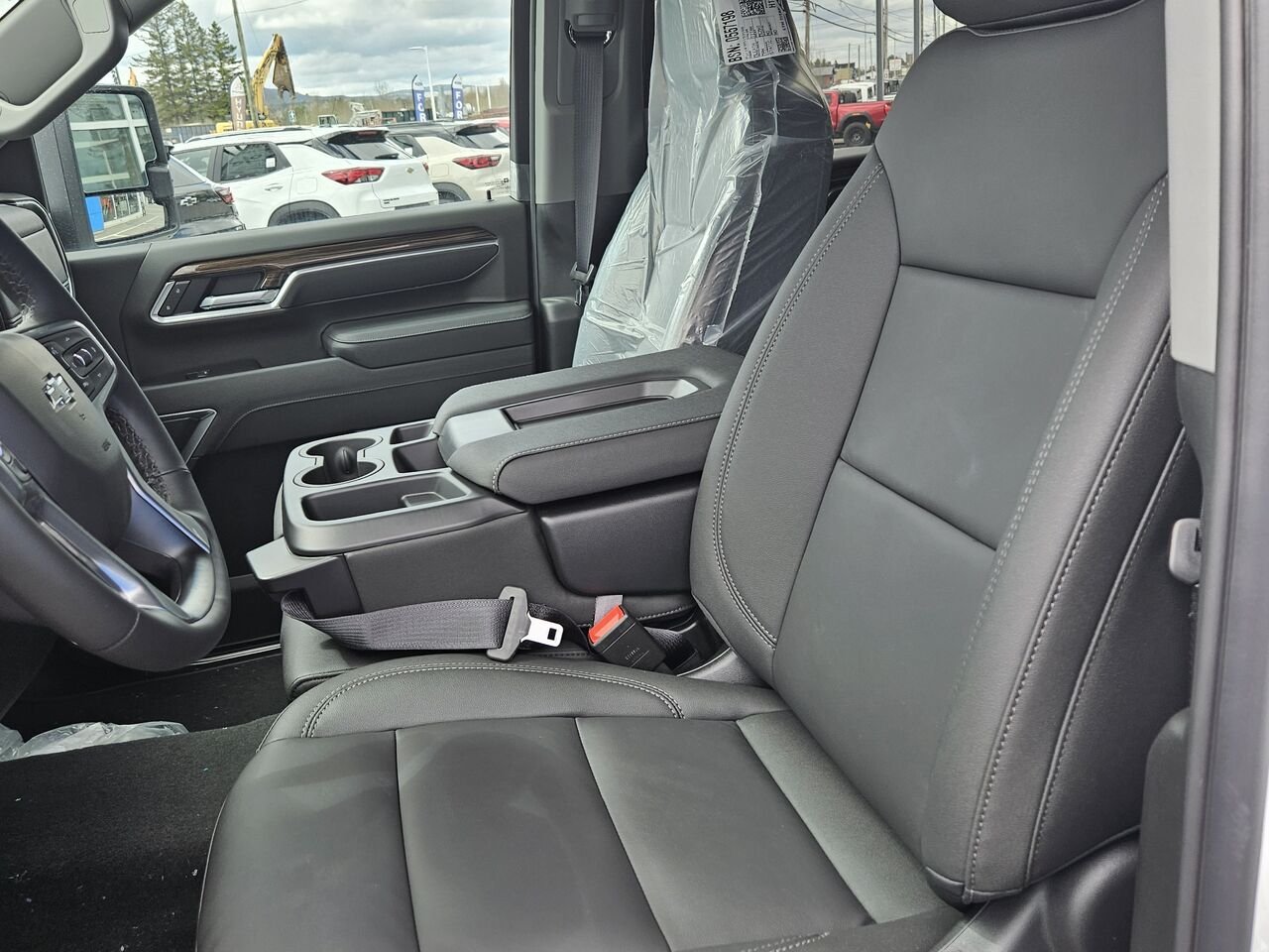 Chevrolet Silverado 2500HD LT cabine multiplace 4RM 159 po 2026 BLANC SOMMET Thetford Mines - photo #8