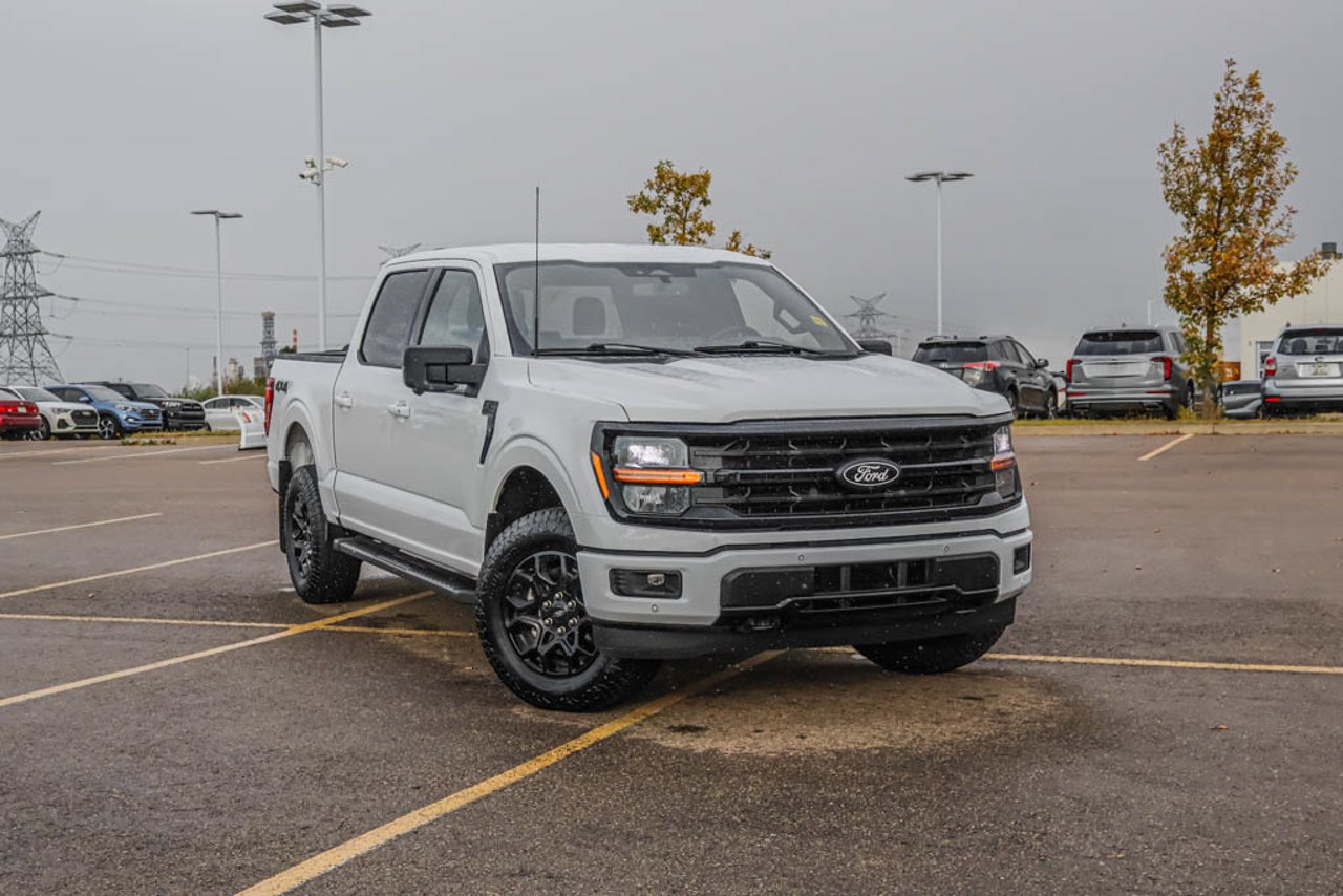 2025 Ford F-150 XLT 4WD SuperCrew 5.5' Box White Sherwood Park - photo #1