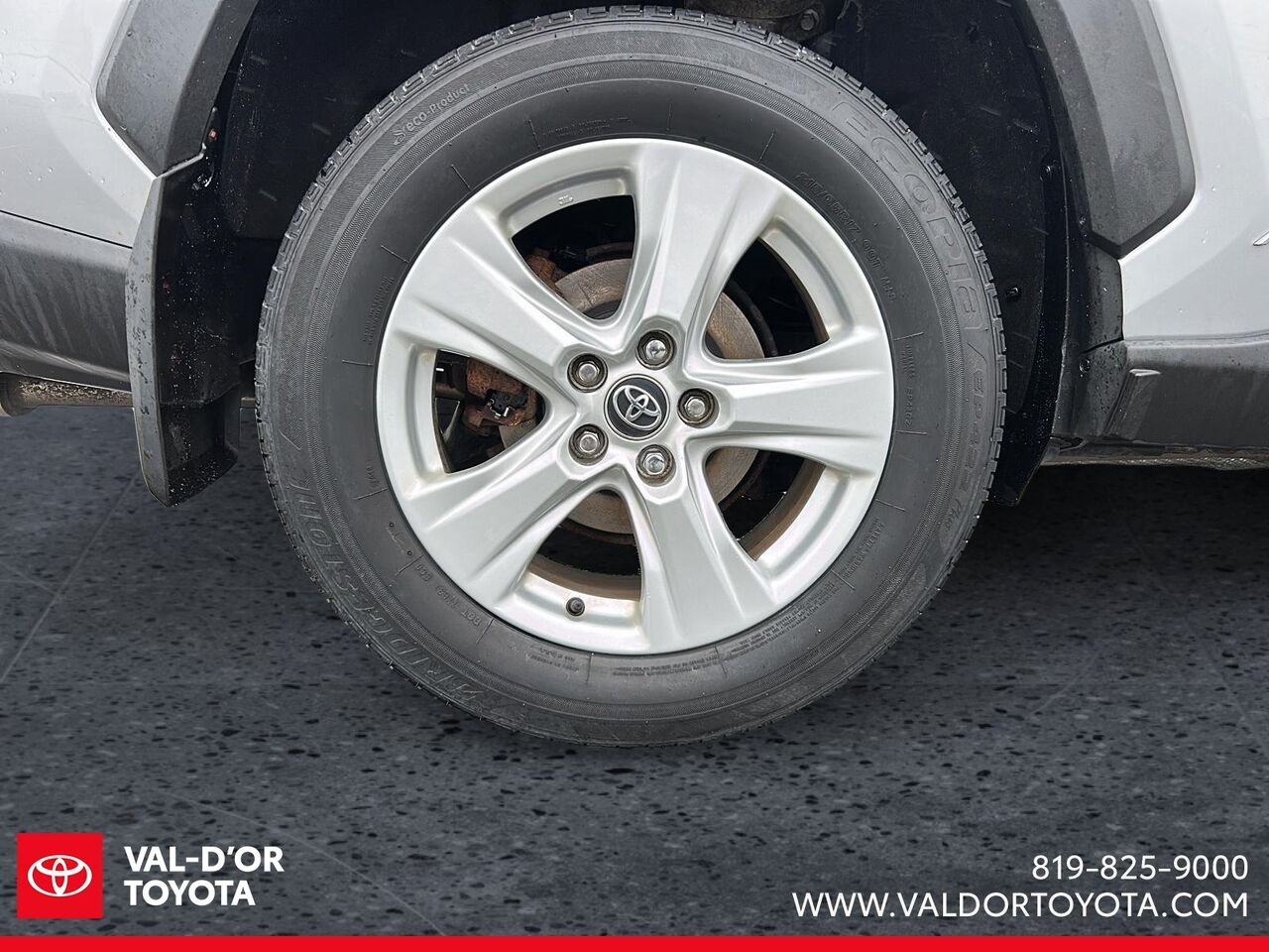 Toyota RAV4 XLE hybride 2019 Ciel argent métallisé Val-d'Or - photo #5