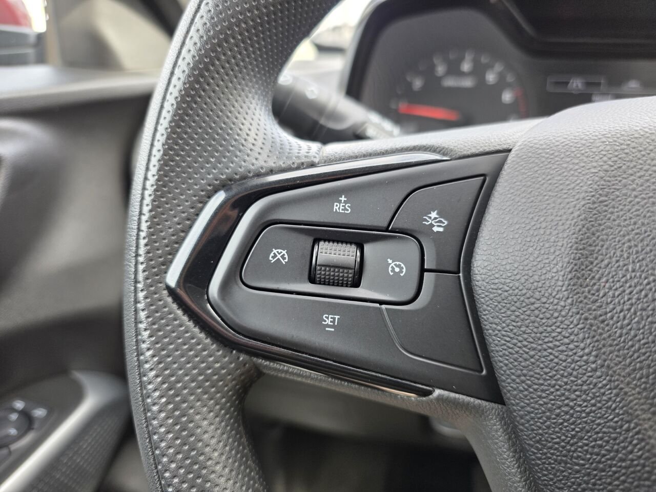Chevrolet Trax LS 2025 Rouge Mont-Laurier - photo #19