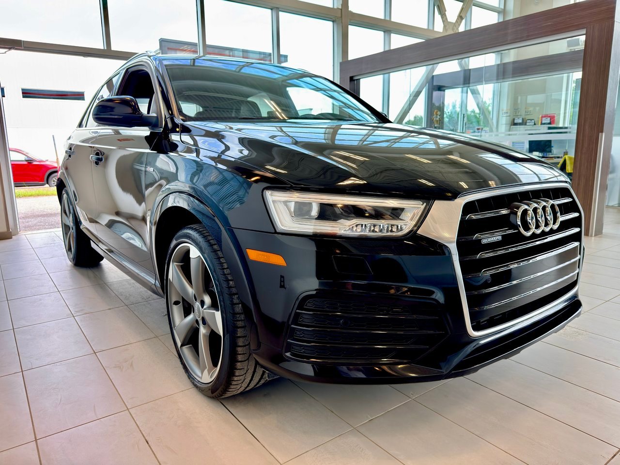 2016 Audi Q3 Black Notre-Dame-des-Prairies - photo #7