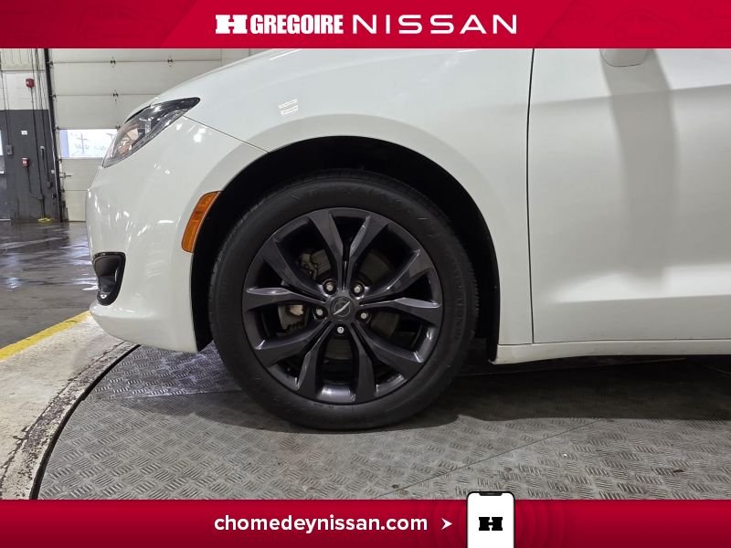 2019 Chrysler Pacifica White Saint-Eustache - photo #48