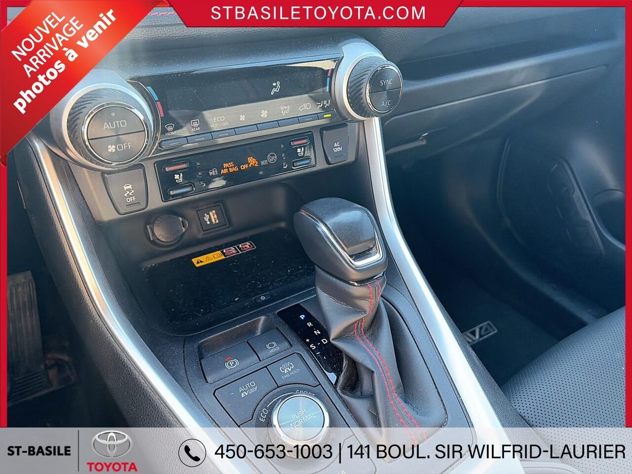 2024 TOYOTA RAV4 PRIME Grey Saint-Basile-le-Grand - photo #9