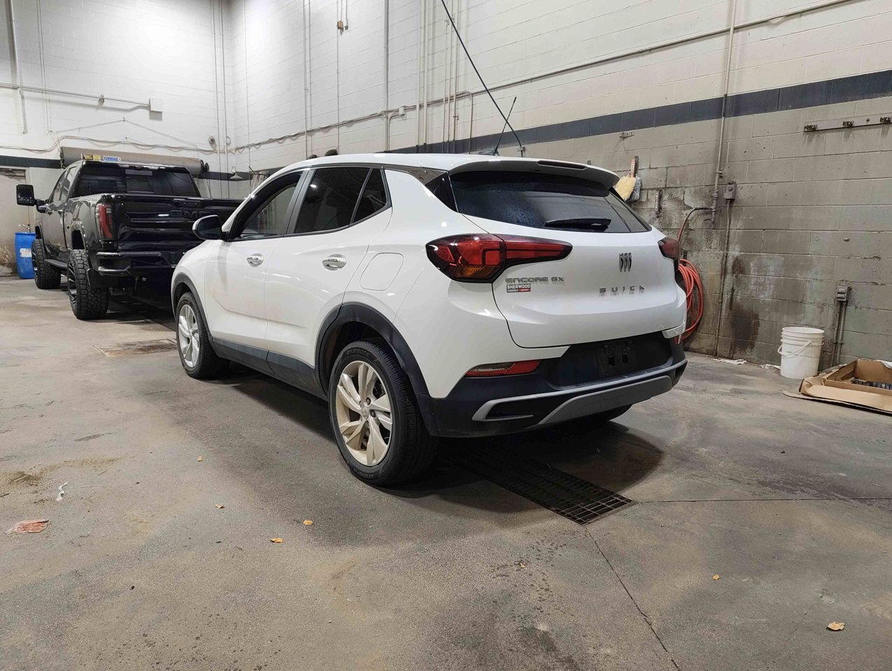 2024 Buick Encore GX FWD 4dr Preferred White Sherwood Park - photo #4