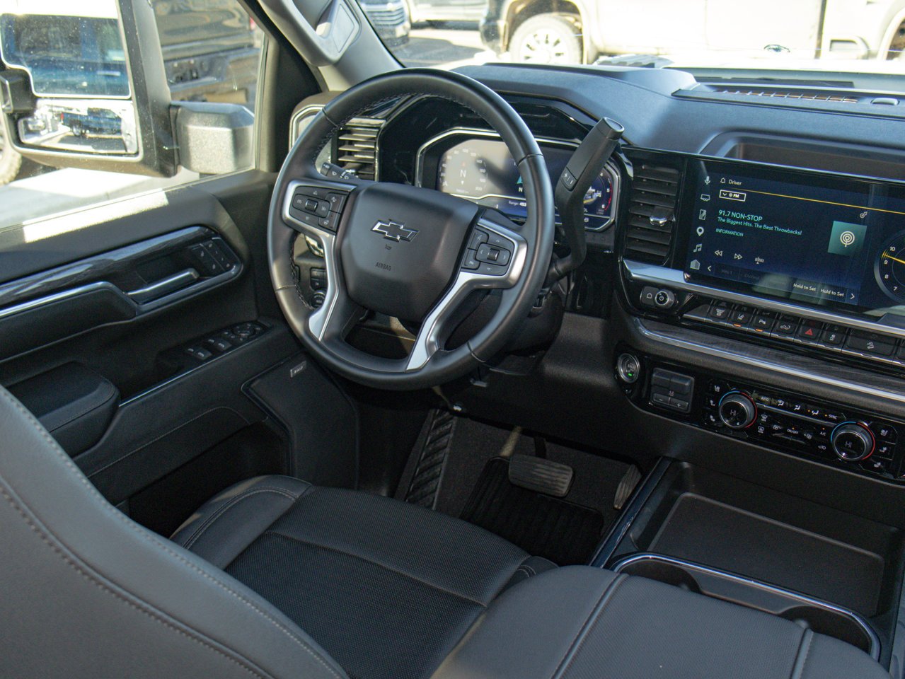 2024 Chevrolet Silverado 3500HD 4WD Crew Cab 159 LTZ White Sherwood Park - photo #33