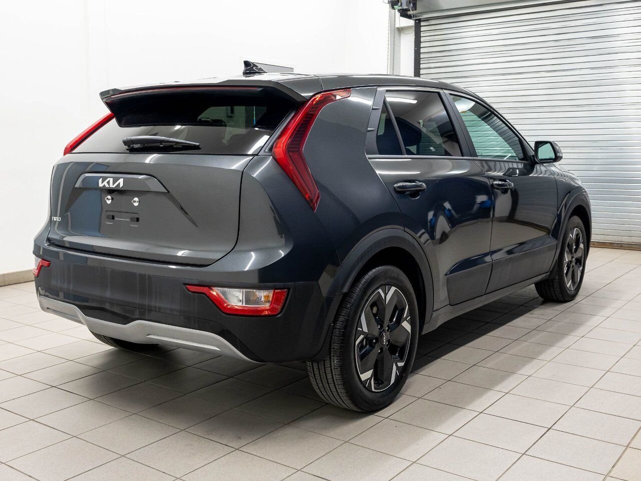 Kia Niro EV WIND *NAV* SIÈGES CHAUFF REG ADAPT ALERTES *BAS KM 2026 Gris Saint-Jérôme - photo #8