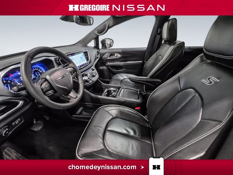 2025 Chrysler Pacifica Grey Saint-Eustache - photo #16