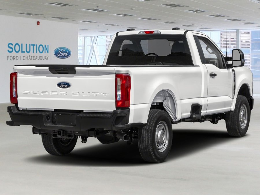 2026 Ford Super Duty F-250 SRW XL cabine simple 4RM caisse de 8 pi Oxford White