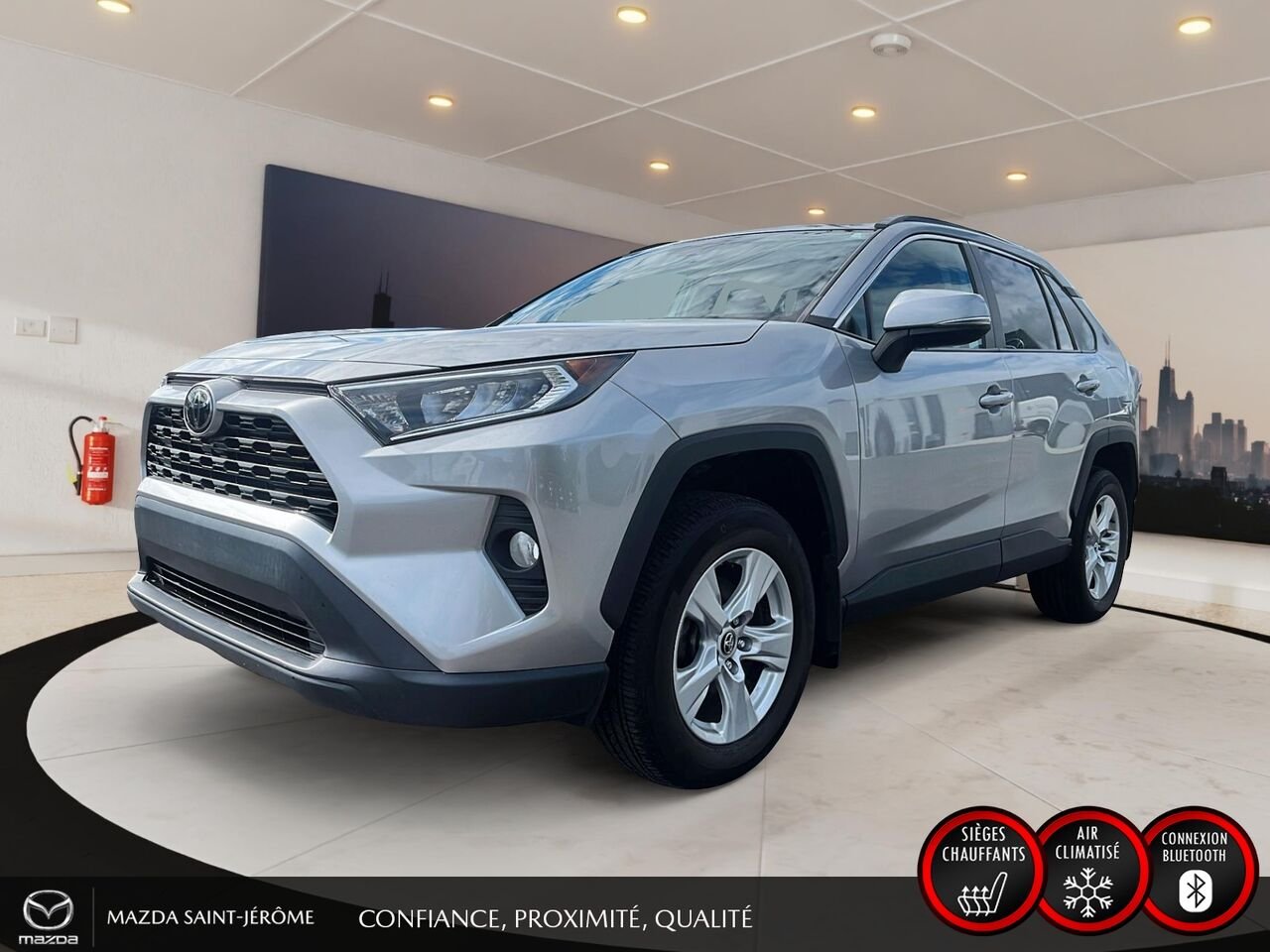 Toyota RAV4 XLE | TOIT OUVRANT | AWD | 2020 Argent Saint-Jérôme - photo #0