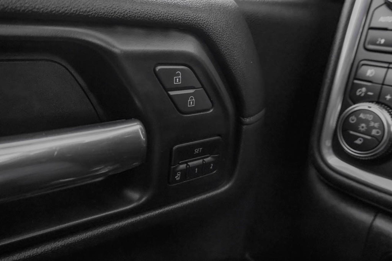 2022 GMC Sierra 1500 Limited 4WD Crew Cab 147 AT4 Black Sherwood Park - photo #17
