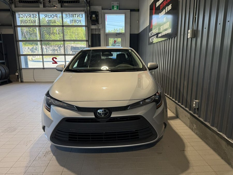 Toyota Corolla LE CVT 2024 Blanc