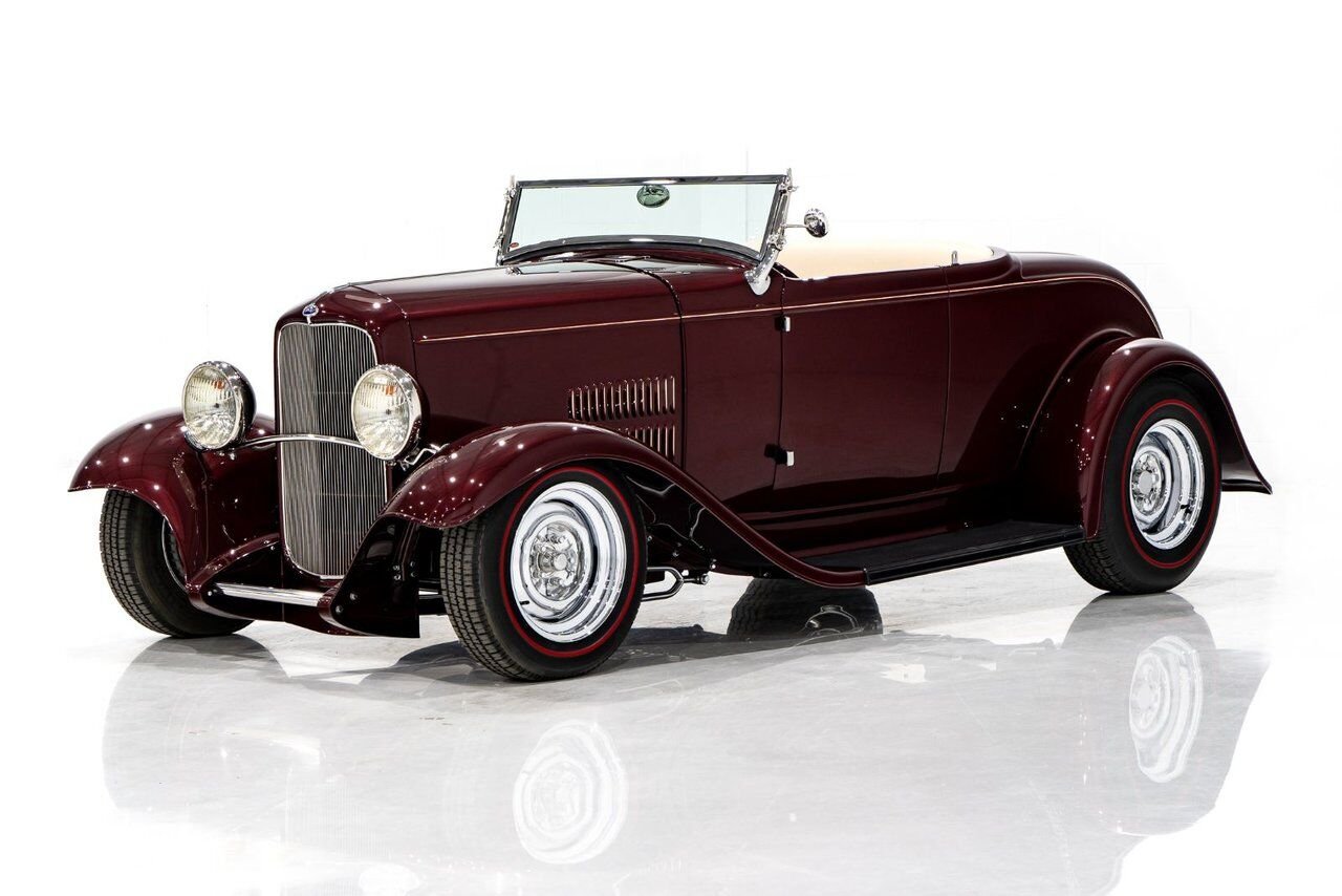 Ford Highboy Lobeck creation spectacular presentation **PRICE IN USD** 1932 Rouge Montréal - photo #0