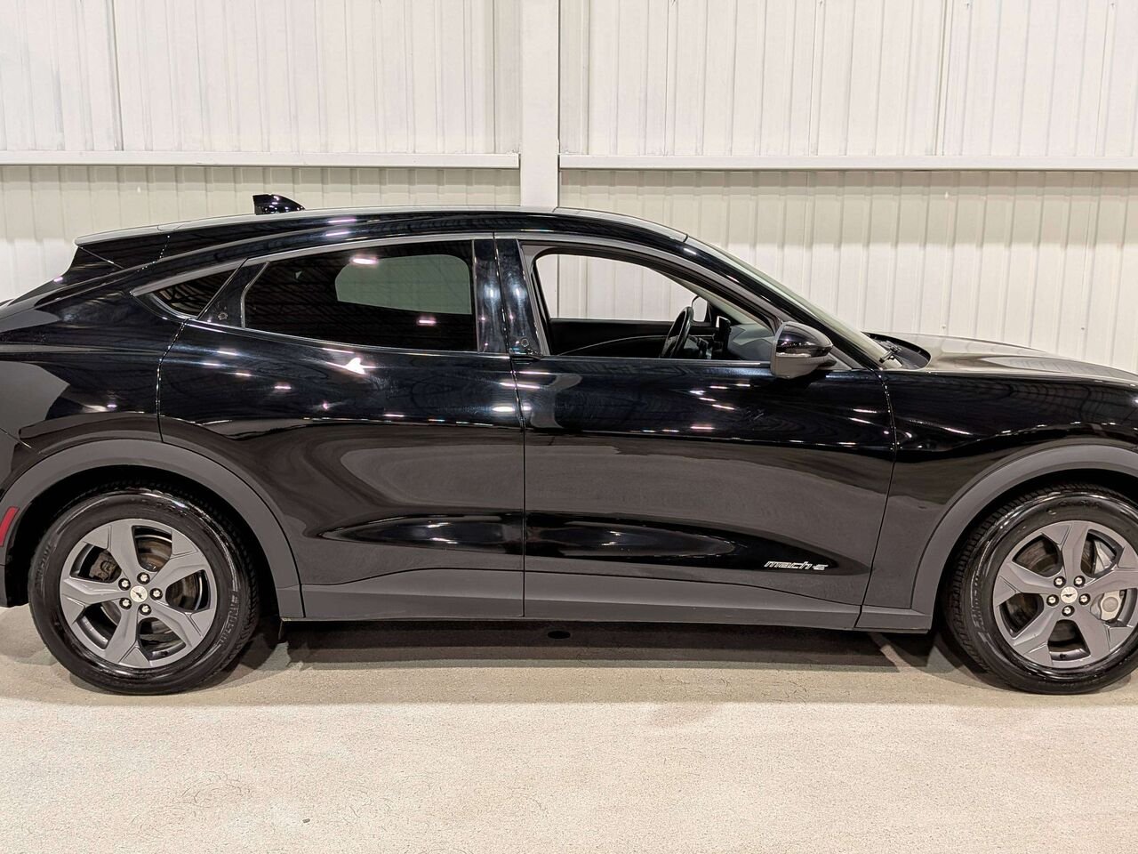 2022 Ford Mustang Mach-E Select RWD Black Val-David - photo #7