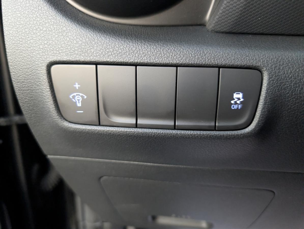 2021 Hyundai Kona Black  - photo #17