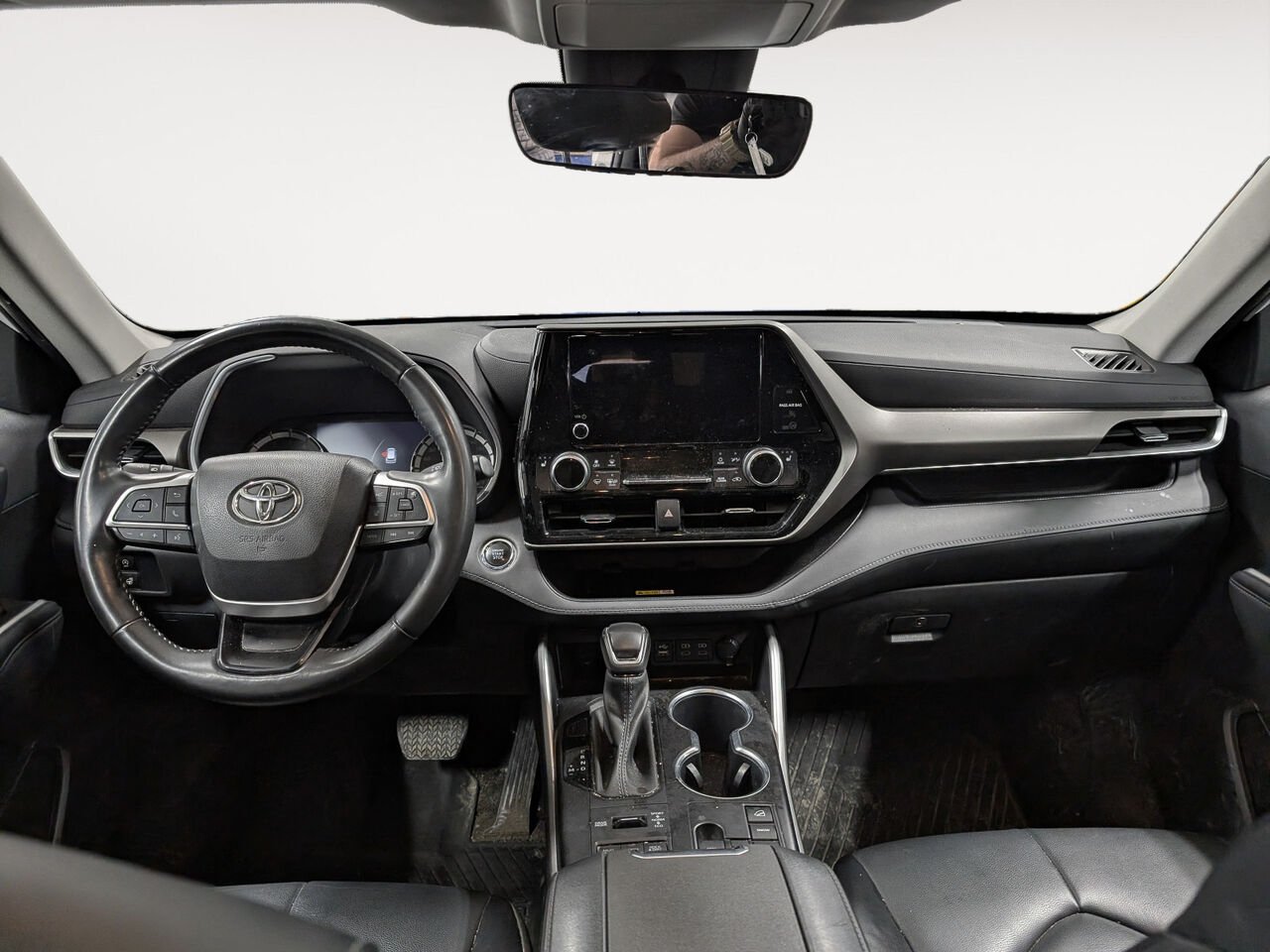 Toyota Highlander XLE/AWD/SIÈGES CHAUFFANTS/VOLANT CHAUFFANT/TOIT OUVRANT/BLUETOOTH/AC BIZONE 2023 Frisson glacé nacré Sherbrooke - photo #7