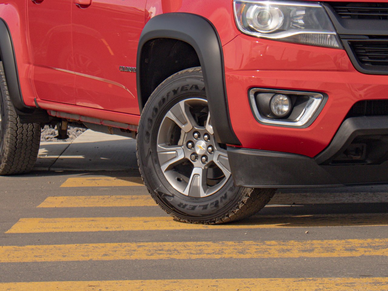 2018 Chevrolet Colorado 4WD Crew Cab 128.3 Z71 Red Sherwood Park - photo #5