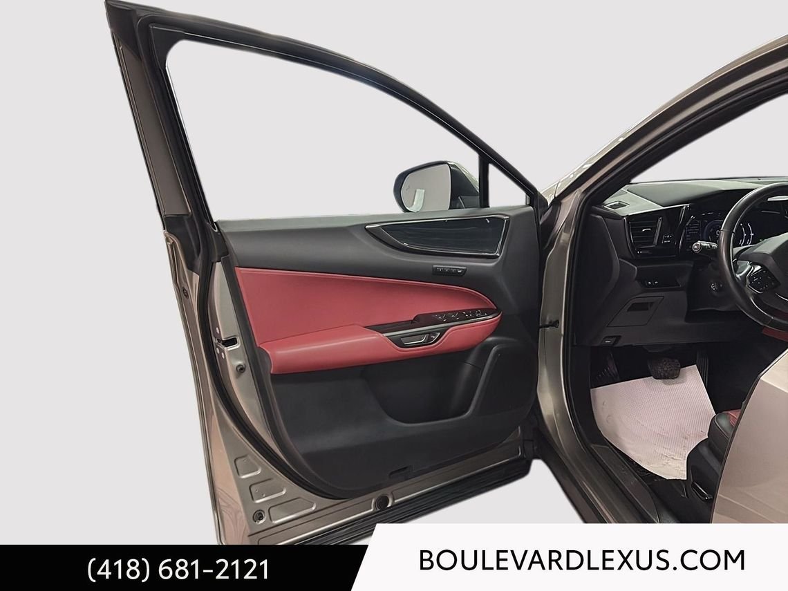 2022 Lexus NX Silver Quebec - photo #25