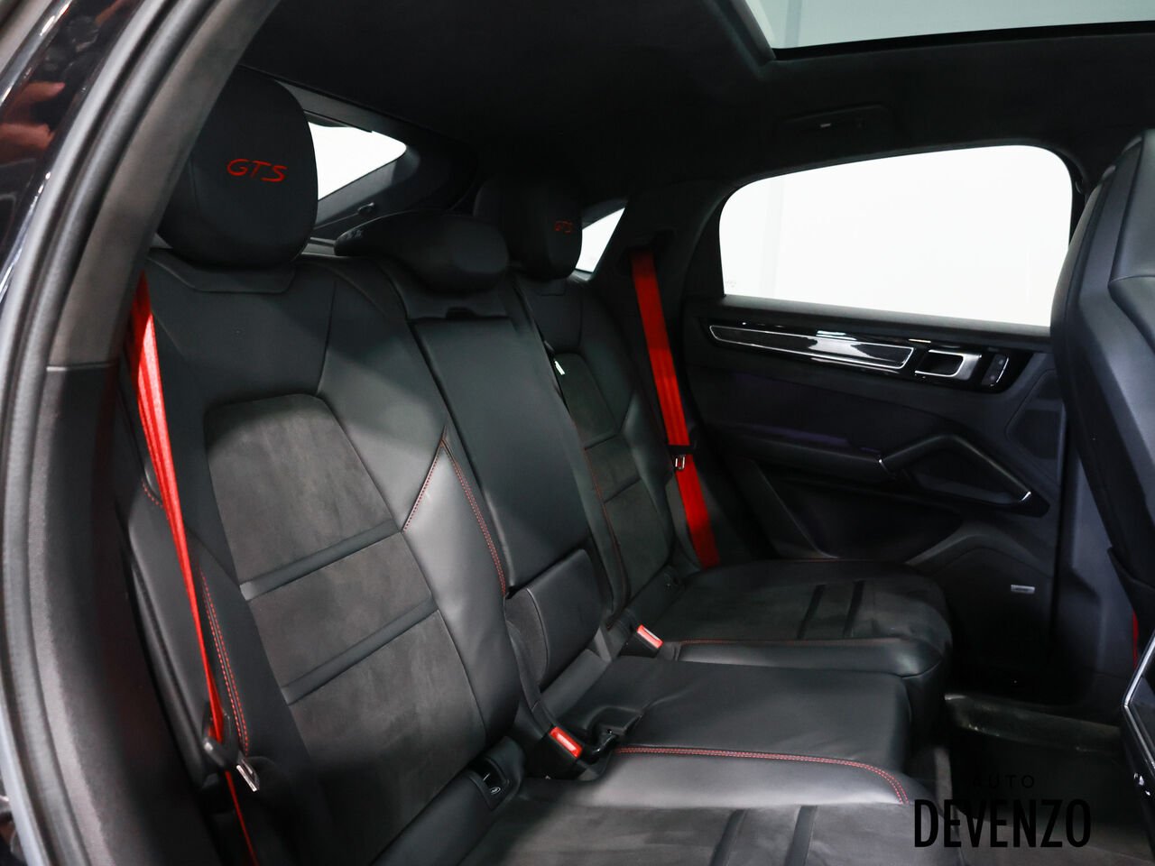 2022 Porsche Cayenne Black Saint-Eustache - photo #9