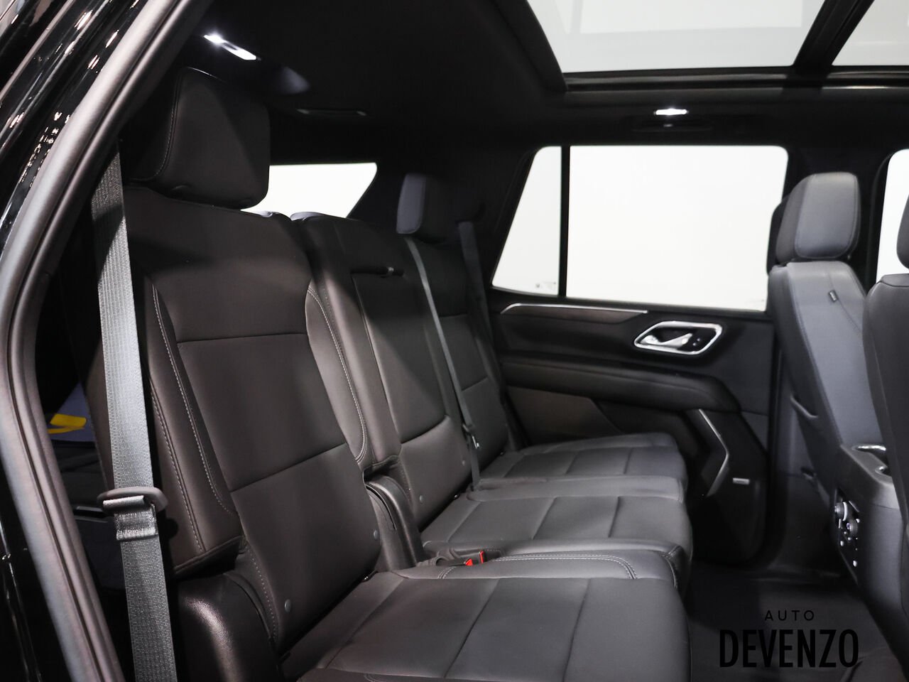 2024 Chevrolet Tahoe Black Saint-Eustache - photo #10