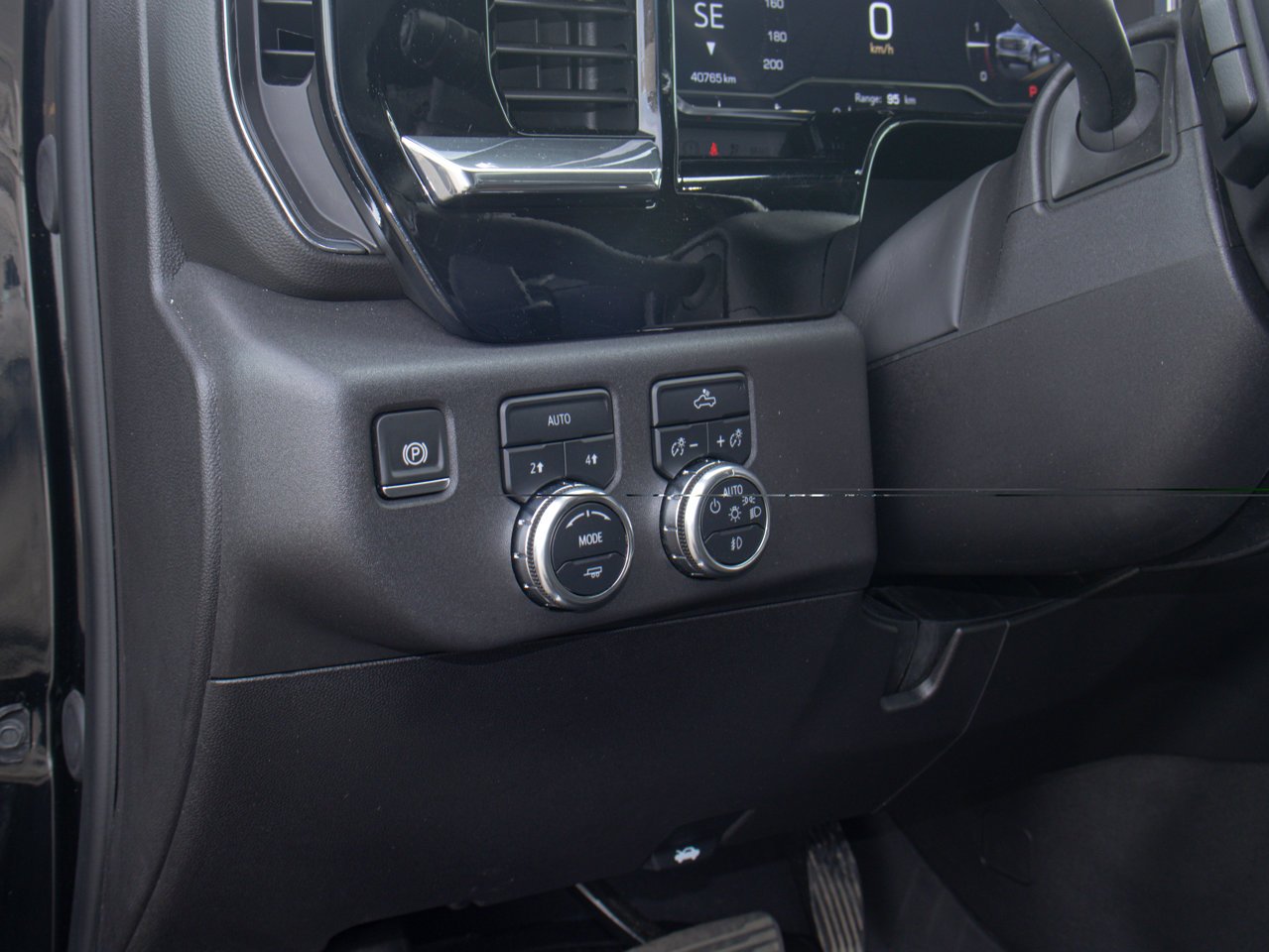 2024 GMC Sierra 1500 4WD Crew Cab 147 Elevation Black Sherwood Park - photo #21