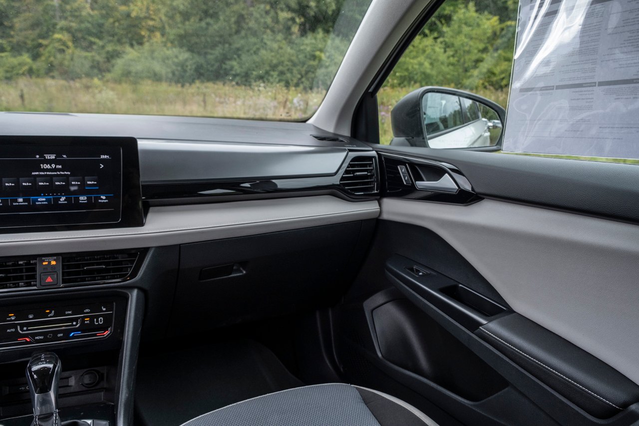 2025 Volkswagen Taos White Gatineau - photo #28
