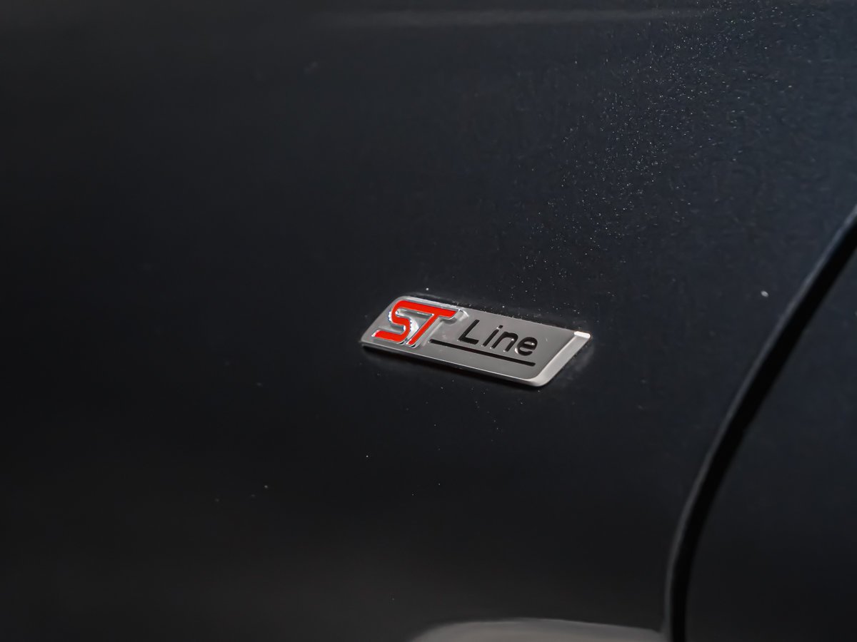 Ford Explorer ST-LINE TOIT OUVRANT VOLANT CHAUFFANT 2023 gray Montréal - photo #6