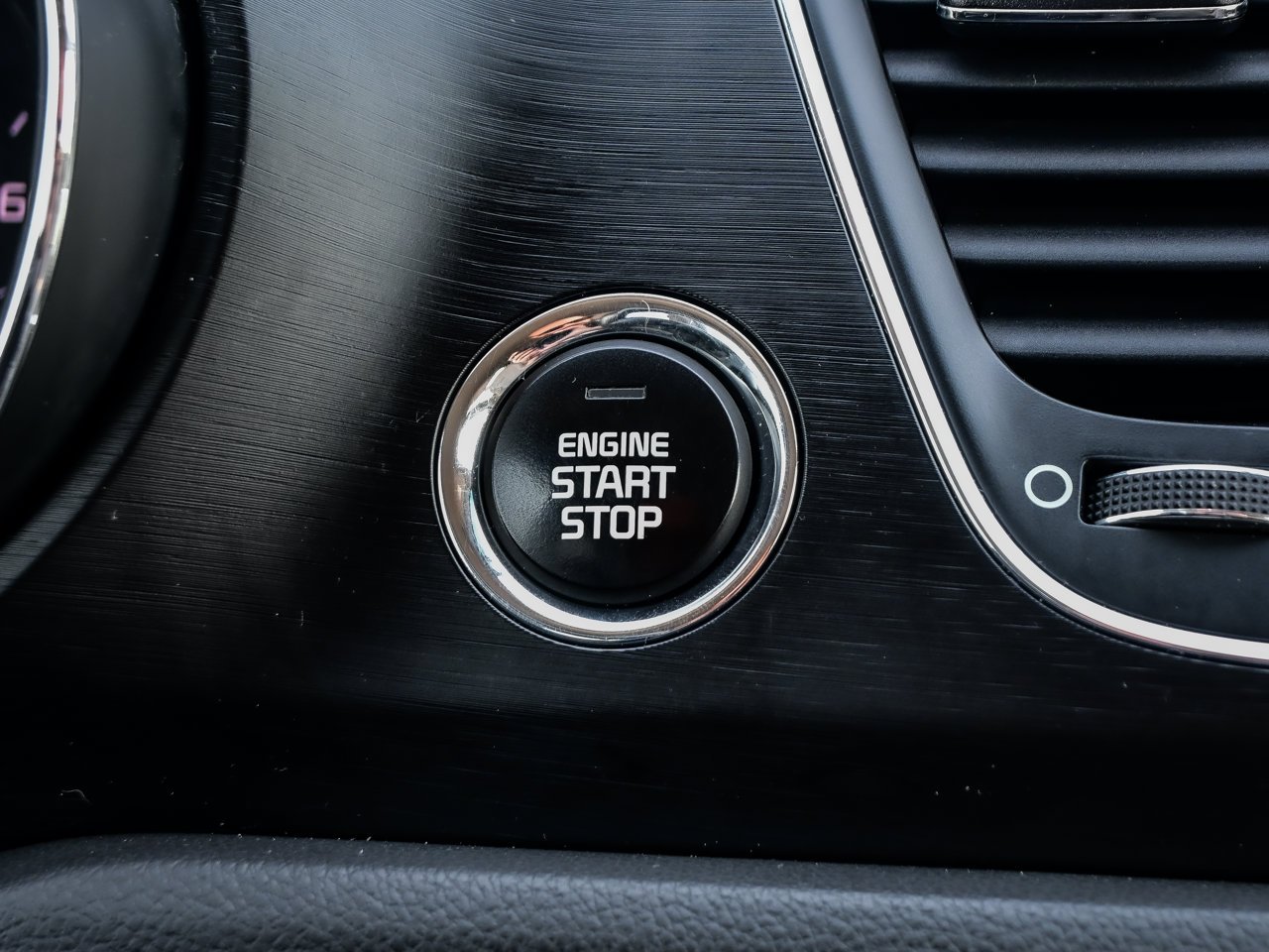 2017 Kia Sedona 4dr Wgn LX Grey Sherwood Park - photo #23