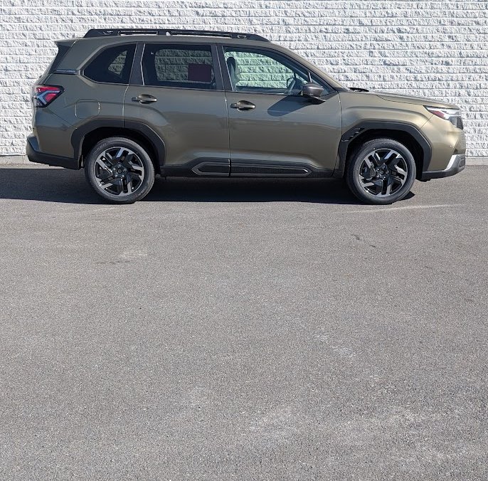 2026 SUBARU Forester LIMITED Autumn Green Metallic