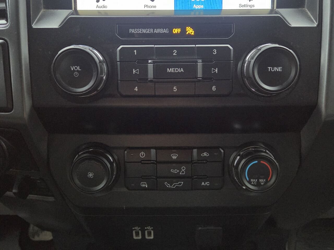 Ford F-150 XLT V8 2019 Noir Granby - photo #17