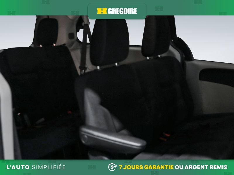 Dodge GR Caravan 2019 Rouge Saint-Eustache - photo #23