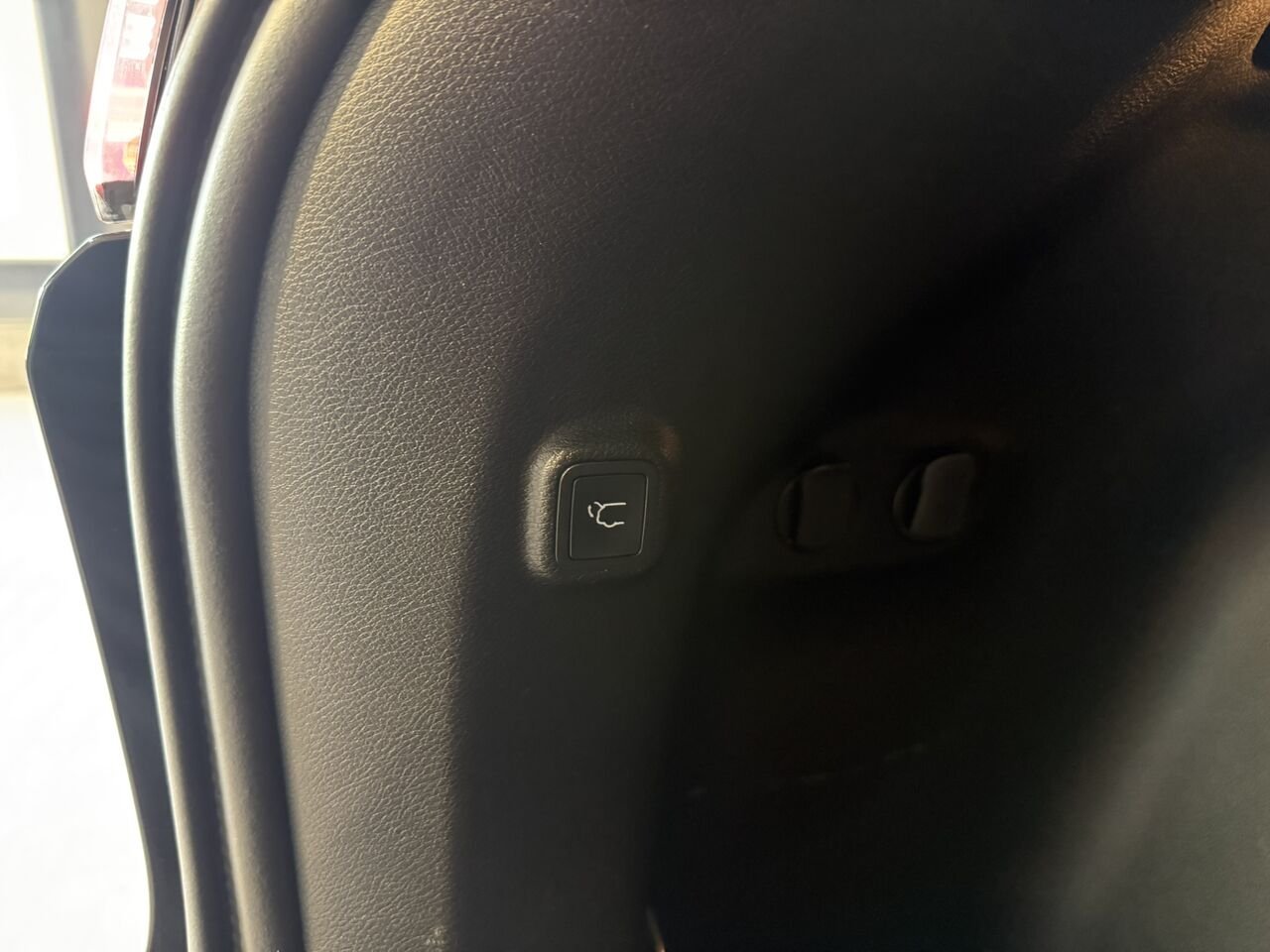 2019 Jeep Cherokee Black Rouyn-Noranda - photo #11