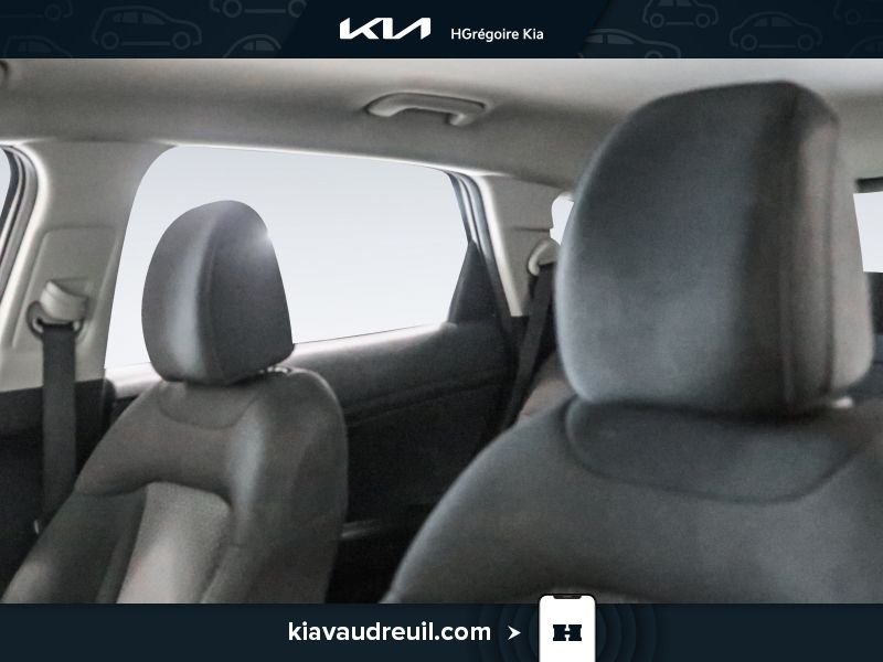 2023 Kia Sportage White Saint-Eustache - photo #8