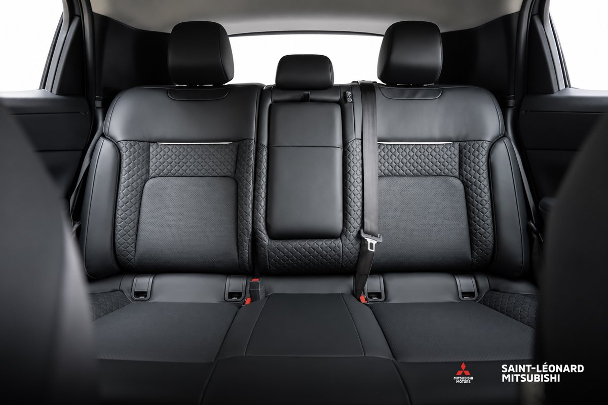Mitsubishi Eclipse Sportback BASE 2027 Storm Gray Montréal - photo #10