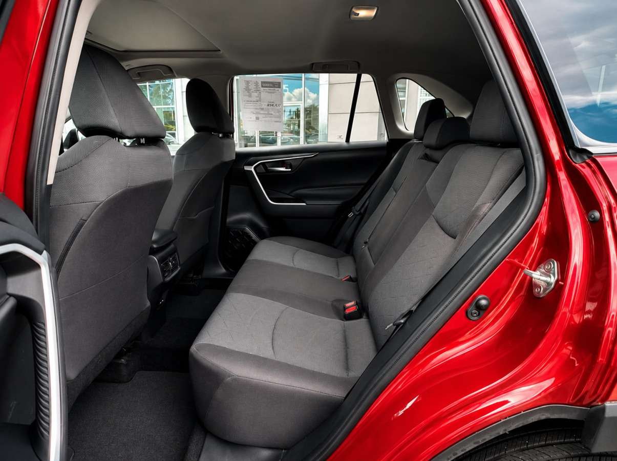 2024 Toyota RAV4 Red Saint-Basile-le-Grand - photo #12