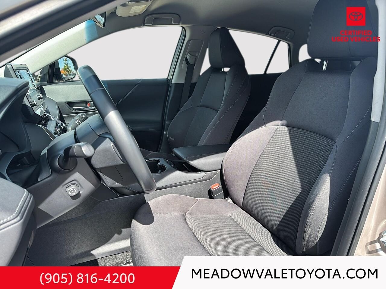 2021 Toyota Venza Hybird, New Tires , New Brakes in the front and back. Comes with Winter Tires and steel rims too! Grey Mississauga - photo #8