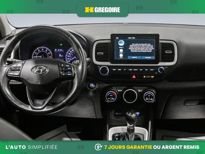 Hyundai Venue 822520 | Ultimate AUTO AC CUIR TOIT NAV MAGS CAM RECUL BLEU 2021 Blanc Laval - photo #17