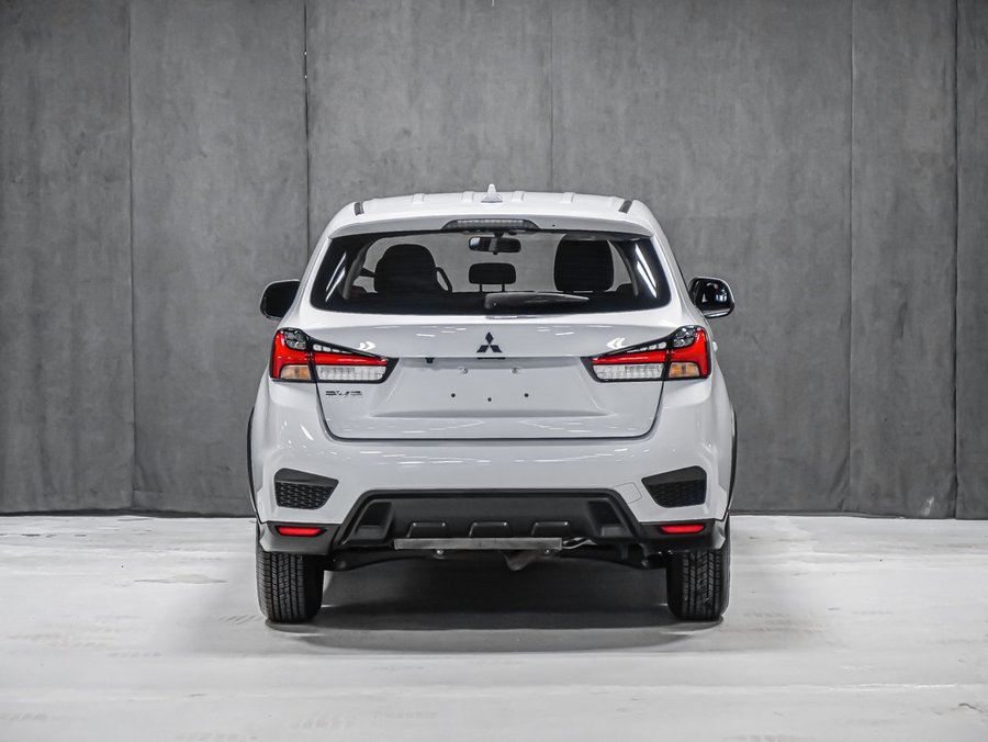 2025 Mitsubishi RVR ES Grey