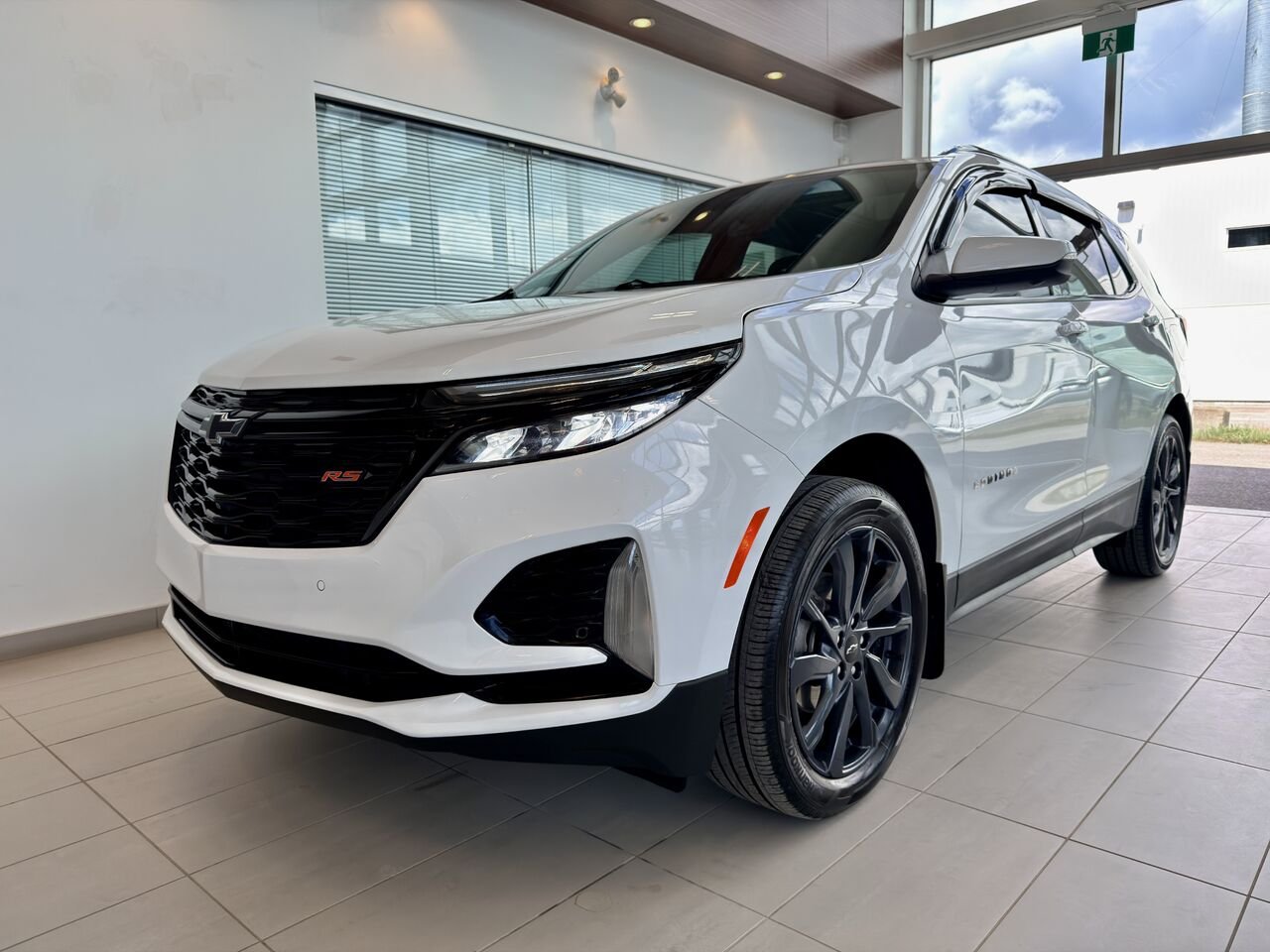 2024 Chevrolet Equinox White Notre-Dame-des-Prairies - photo #3
