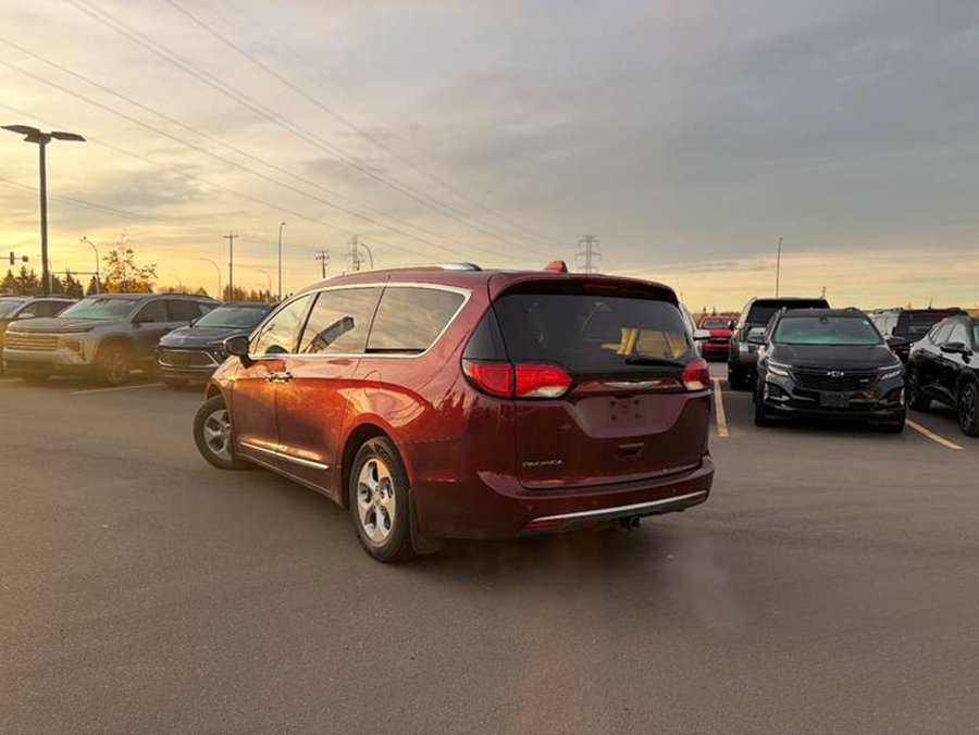 2017 Chrysler Pacifica Touring-L Plus Red